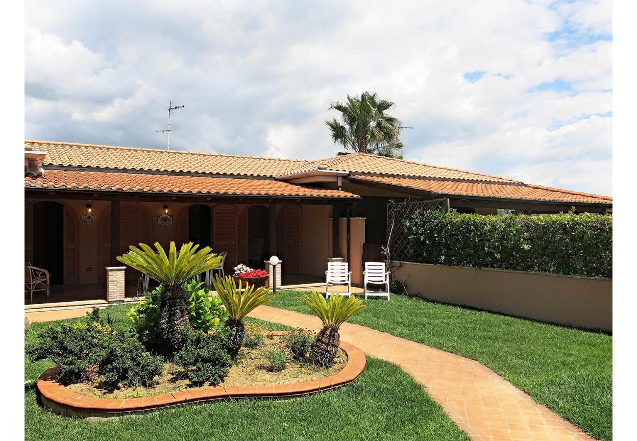 Villa a Terracina - ROSY
