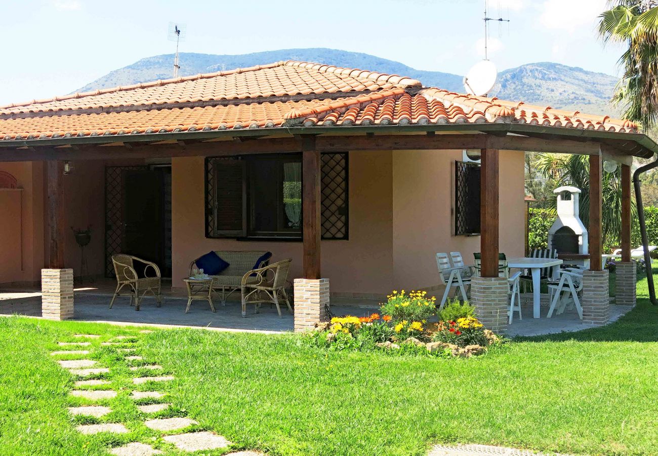 Villa a Terracina - ARNY