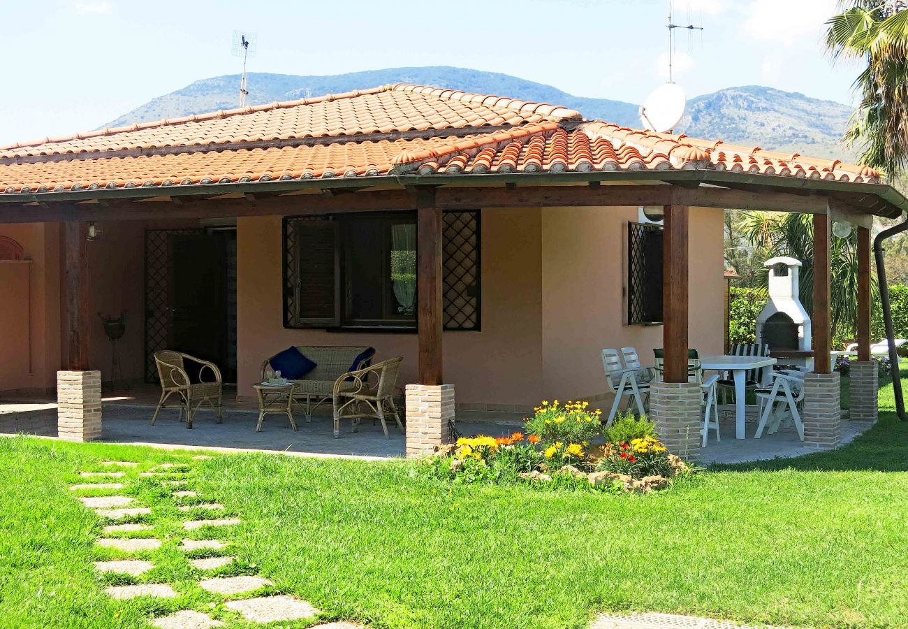 Villa a Terracina - OLMY