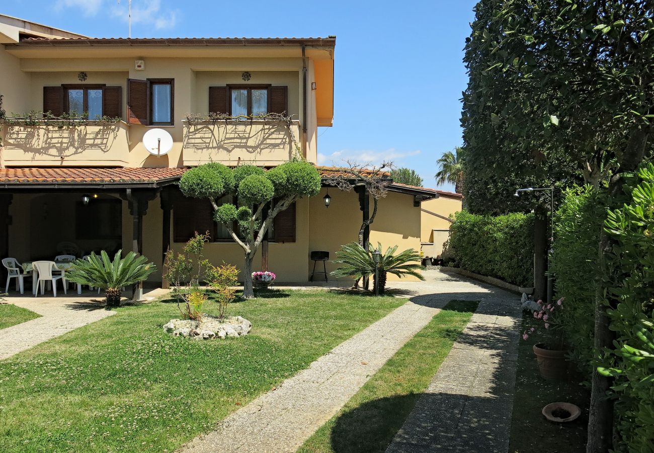 Villa a Terracina - INES