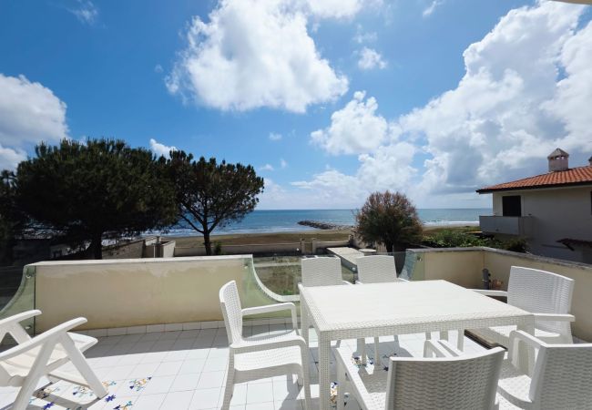 Ferienwohnung in Salto di Fondi - VILLA I DELFINI - Piano Primo Ferienwohnung in Salto di Fondi - VILLA I DELFINI - Piano Primo