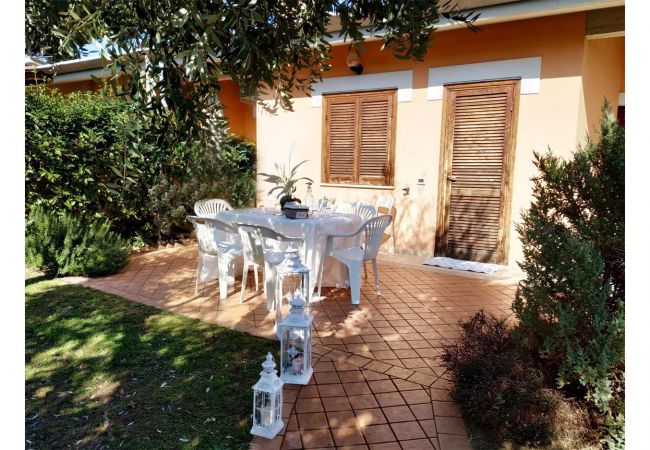 Villa/Dettached house in Terracina - CUCY