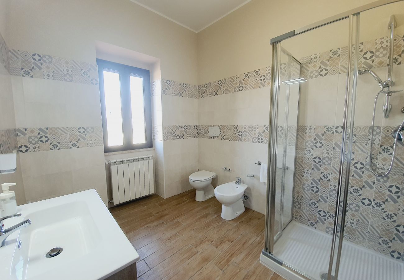 Rent by room in Fondi - 26 - Villa Regina - IRIS