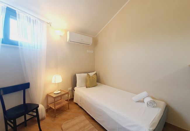 Rent by room in Fondi - 29 - Villa Regina - BELEN Rent by room in Fondi - 29 - Villa Regina - BELEN