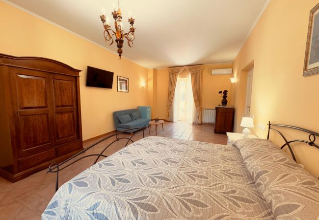 Rent by room in Fondi - 35 - Casa Pepe - LUNA Rent by room in Fondi - 35 - Casa Pepe - LUNA