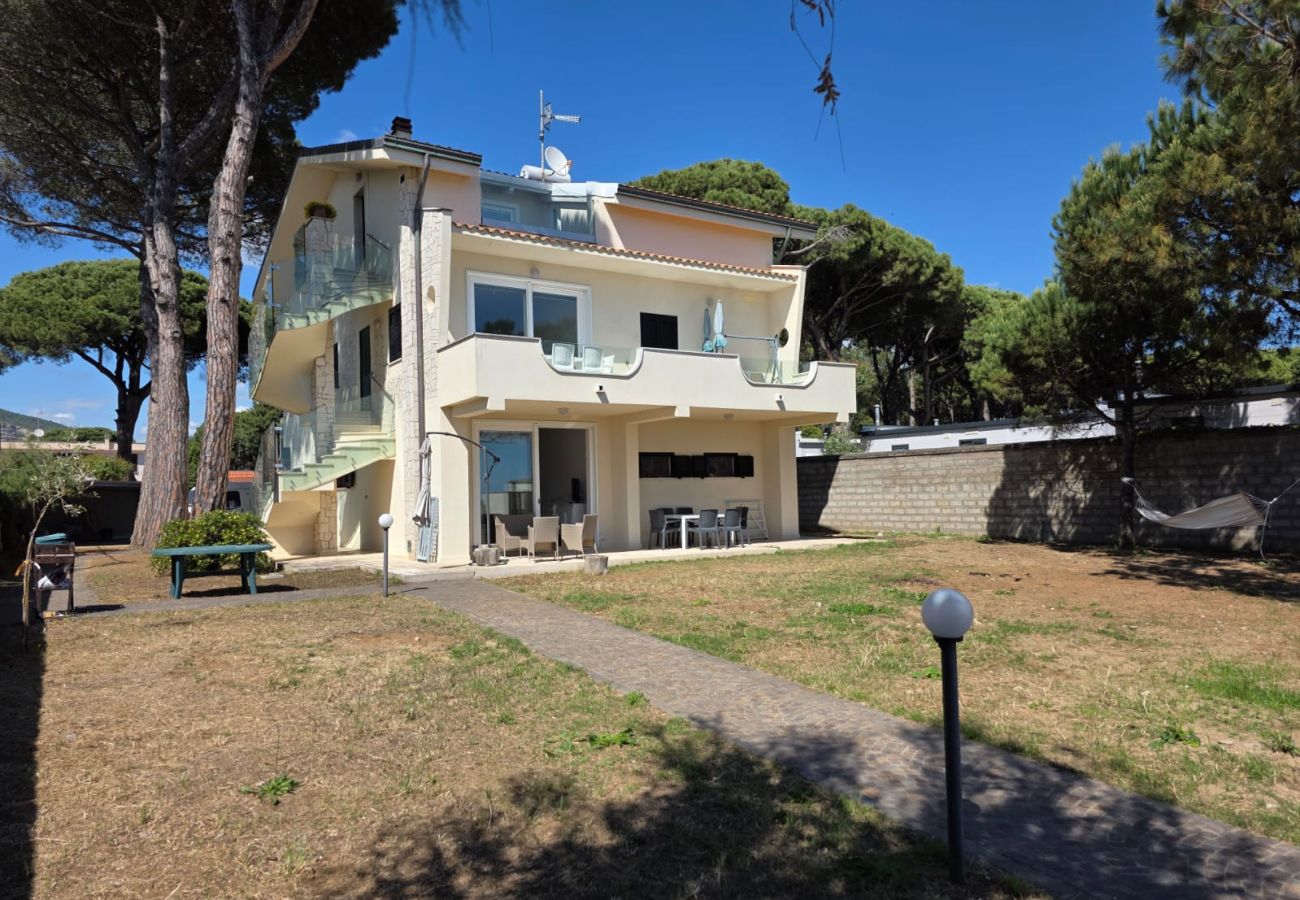 Apartment in Salto di Fondi - VILLA I DELFINI - Piano Terra