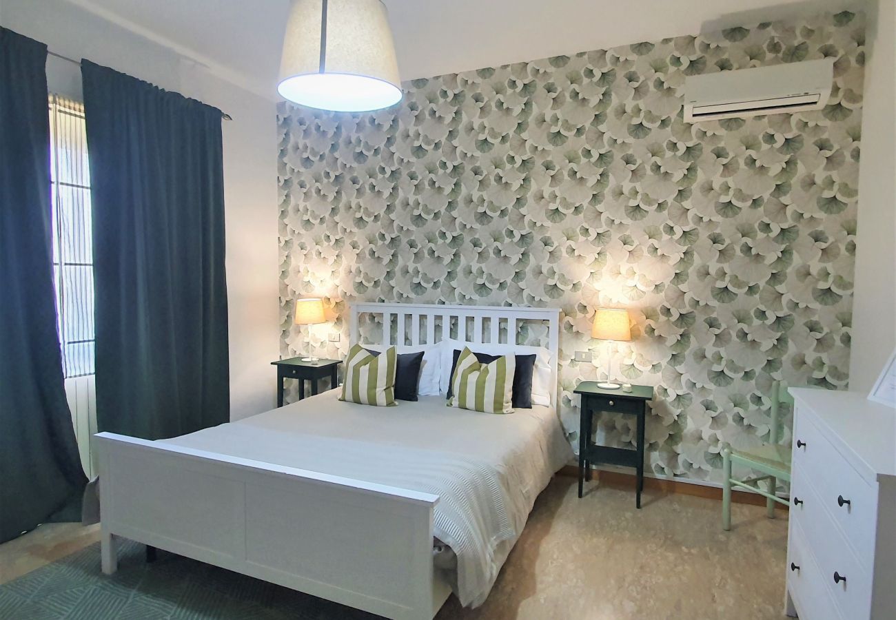 Rent by room на Sperlonga - 06 - Villa Rosa - LATTEMENTA