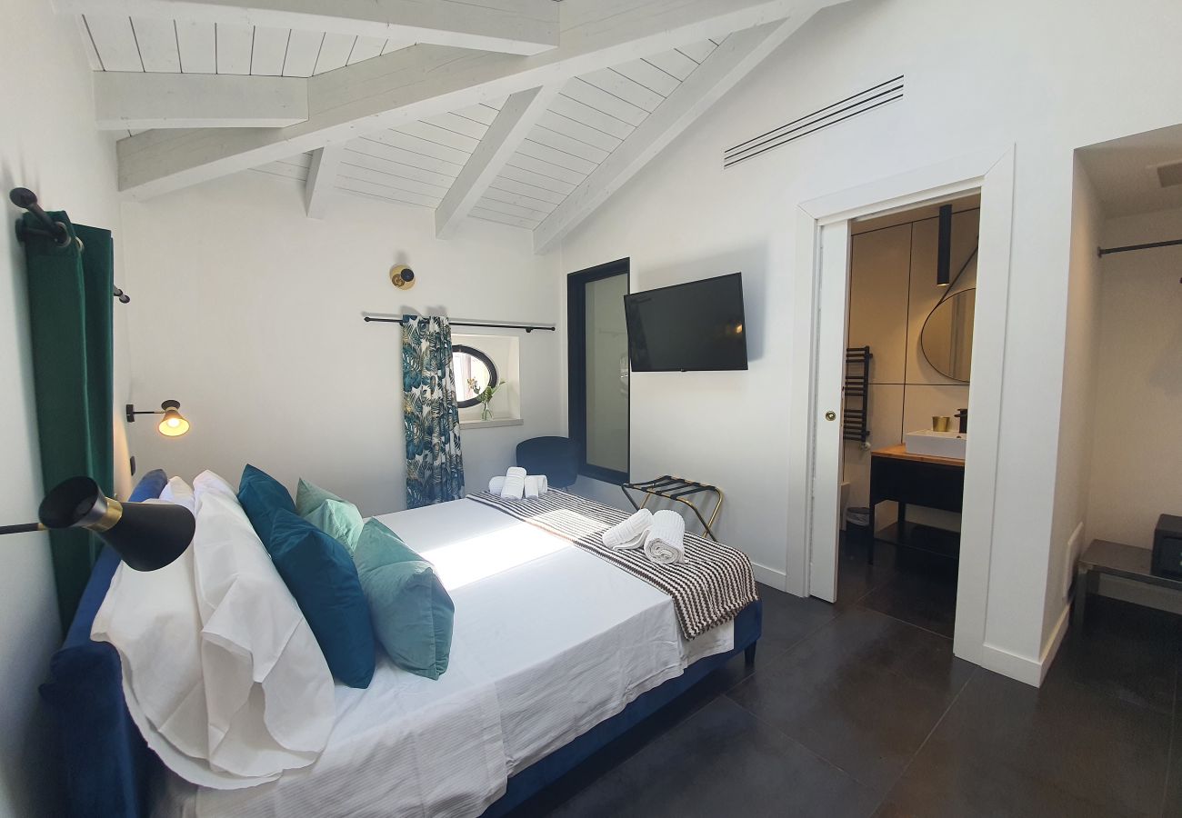 Rent by room на Fondi - 32 - Belu ROOM 03